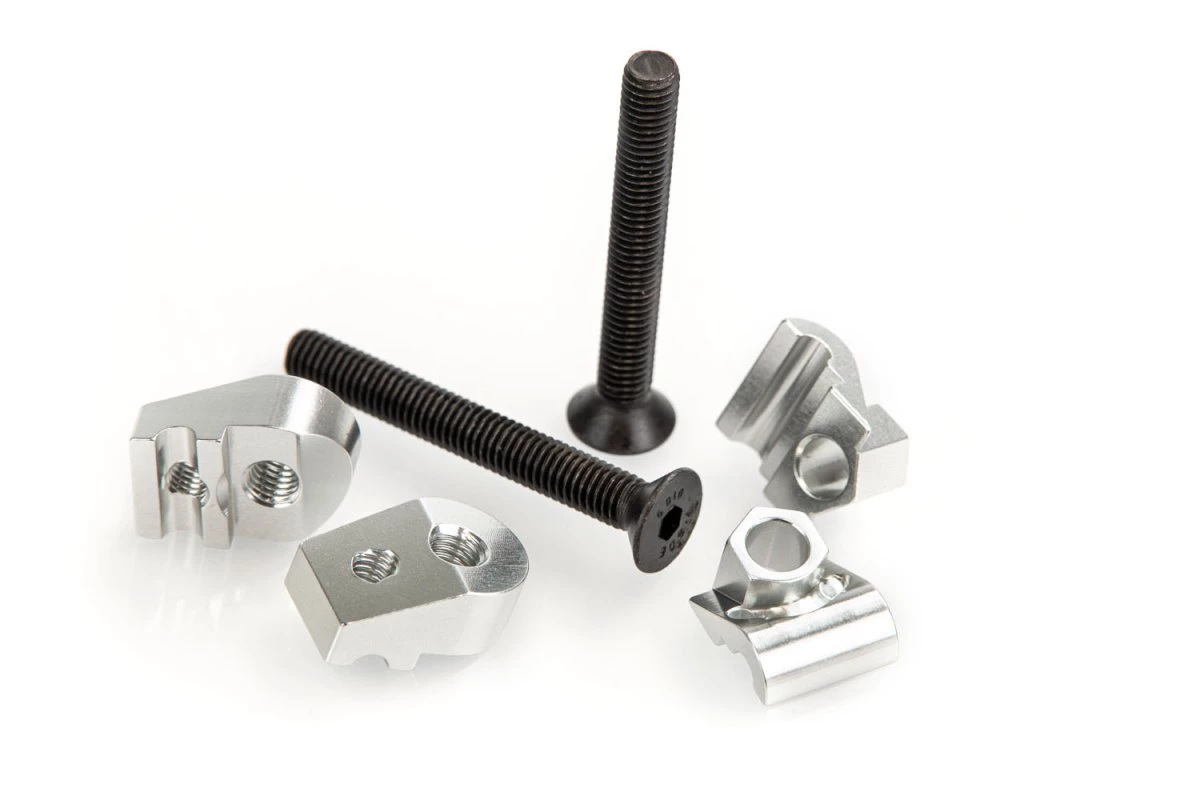 852552 | Rovan Silver Aluminium Front Sway Bar Mount Set 3 852552 | Rovan Silver Aluminium Front Sway Bar Mount Set